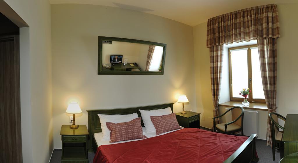 Hotel Pod Zamkem Velké Meziříčí Ruang foto