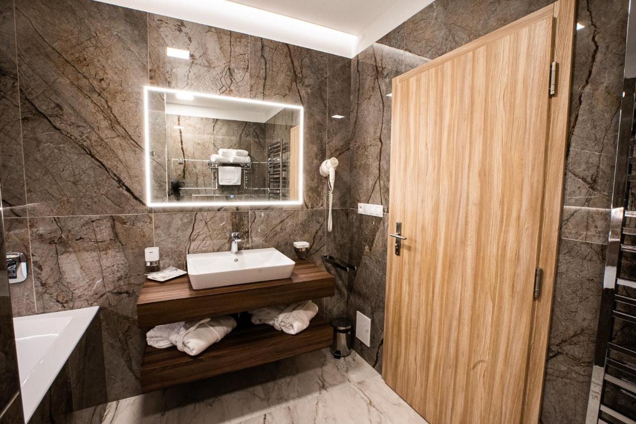 Hotel Pod Zamkem Velké Meziříčí Bagian luar foto